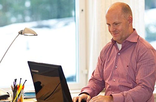 Điều khiển laptop bằng mắt