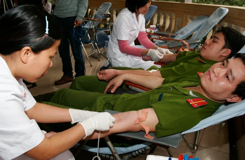 Tôn vinh người hiến máu tình nguyện 