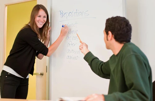 Nhọc nhằn… ngoại ngữ hiếm