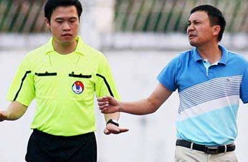 Sự cố trên sân Kiên Giang: Khó quy kết hình phạt 