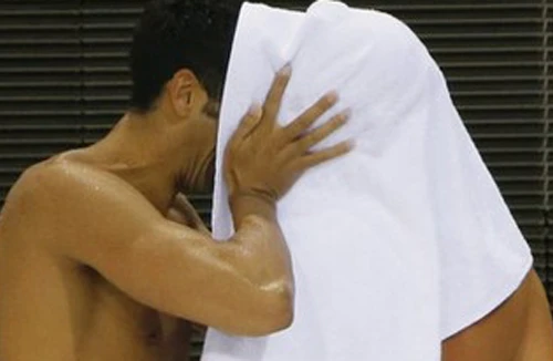 “Lửa gần rơm...” 