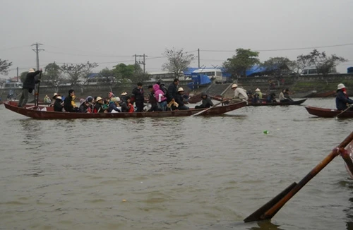 Cần “xử” nghiêm khi mới khai hội