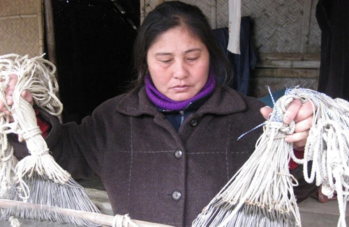 Người đàn bà “câu xác” trên sông Lam 