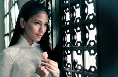 Á hậu Trương Thị May: Người đẹp thích... đấm bốc