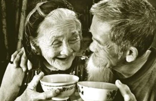 Khi người già... đi bước nữa