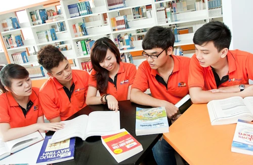 Choáng ngợp với học bổng ngoài công lập