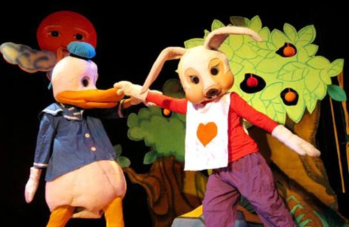 Sân khấu thiếu nhi: Sôi động ảo