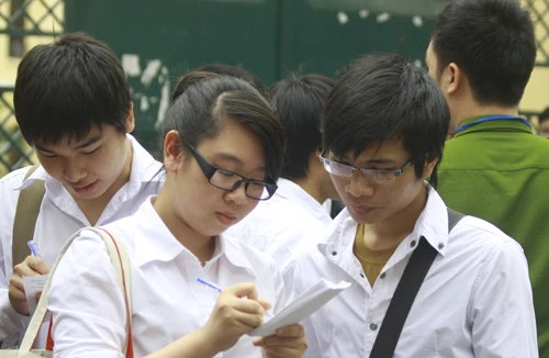 Sau đề Văn, đề Địa cũng chạm đến vấn đề “nóng"