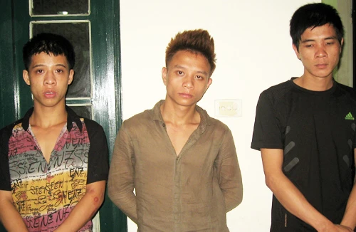 Nhóm trộm “thích” Iphone 4 