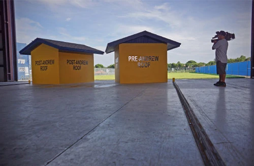 Bão nhân tạo giúp xây dựng tòa nhà chống bão 