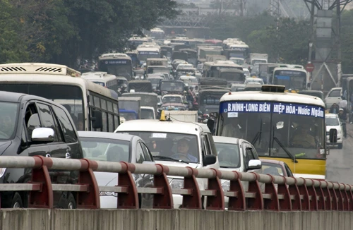 Giải bài toán ùn tắc giao thông: Thiếu quy hoạch căn bản 
