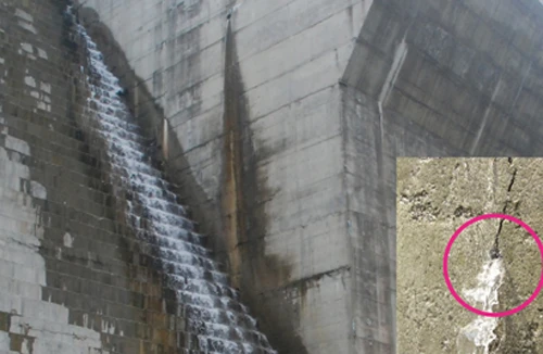 Vết nứt tại Thủy điện sông Tranh 2: Cứ mỗi giây 30 lít nước thấm chảy về hạ lưu đập 