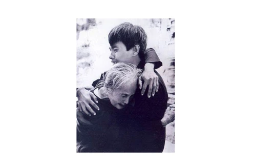 Hoài niệm tháng tư