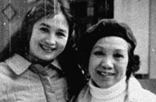 NSND Bạch Diệp và những khoảng trầm: Đen tình, đỏ nghiệp 