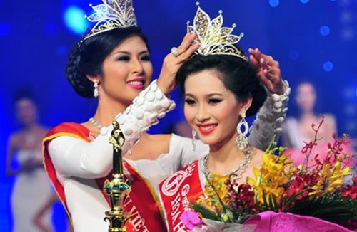 “Hoa hậu Việt Nam 2012”: Dư âm và những lời đồn đoán
