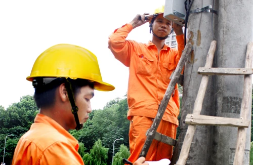 Phải nghe cả hai tai! 