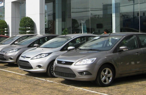 Ôtô “lách”… lệ phí