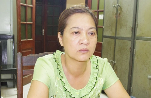 Bịt mắt thiên hạ bằng hồ câu 