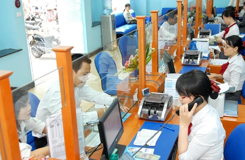 Giám sát chặt thị trường tiền tệ ngân hàng