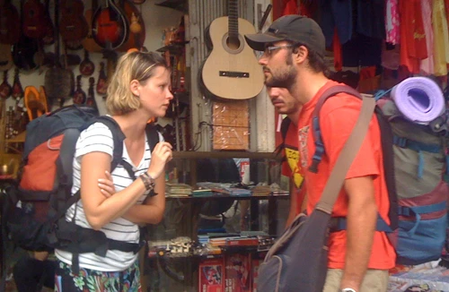 “Chặt chém” không thương tiếc 