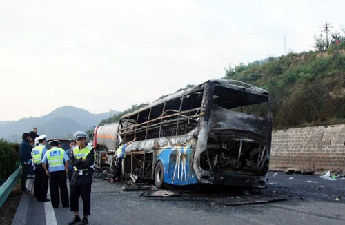 Tai nạn giao thông thảm khốc ở Trung Quốc, 36 người chết 