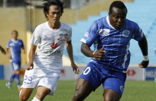 Khi cầu thủ làm “cò” 