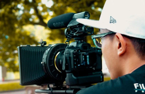 Đạo diễn Triệu Quang Huy muốn thay đổi “chiếc áo” giải trí Việt Nam