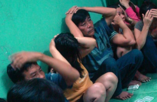 Phá ổ bạc “quý bà”