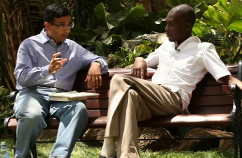 Em trai Tổng thống Mỹ B.Obama: “Tôi phải tự lo cho mình” 