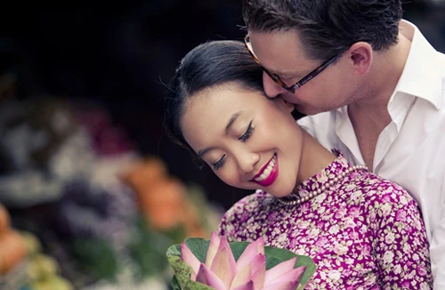 Đoan Trang “bật mí” về đám cưới lệch “mùa” 