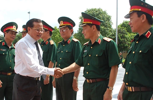 Bí thư Thành ủy Phạm Quang Nghị thăm Học viện Quốc phòng 