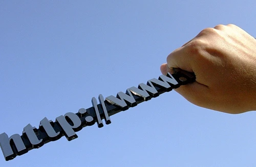 Hàng loạt ‘‘ông lớn” bị… ‘‘nẫng” tên miền