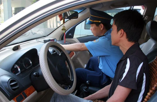 Hà Nội tổng kiểm tra doanh nghiệp taxi