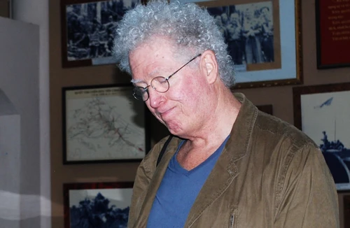 Hành trình của nước mắt và nụ cười