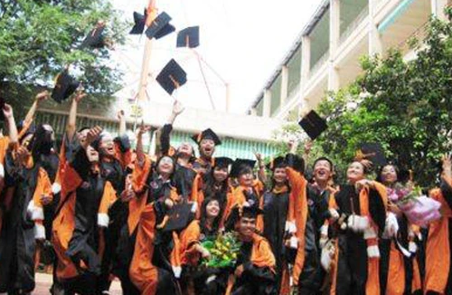 Đại học quốc tế và những lầm tưởng: Giá trị không nằm ở tấm bằng 