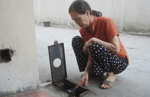 15 hộ dân phường Thanh Xuân Nam bị cắt nước: Nạn nhân hay thủ phạm?