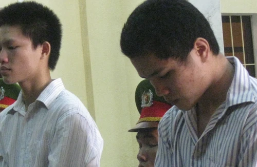 Thoát án tử hình nhờ ở tuổi vị thành niên 