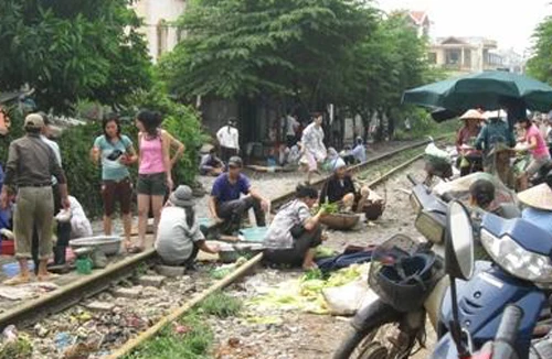 Khốn khổ những chuyến tàu: “Ấn tượng” khó quên