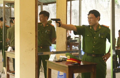 Khai mạc giải bắn súng ngắn quân dụng Báo ANTĐ