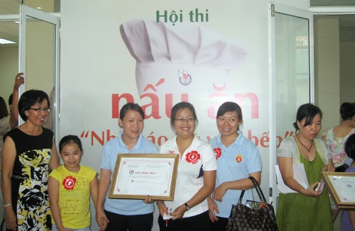 Các nhà báo nữ ANTĐ đạt giải khuyến khích Hội thi nấu ăn