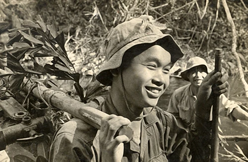 Người khai sinh chiếc gậy Trường Sơn 