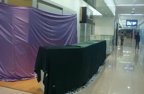 Trăm người bán... vài người mua 