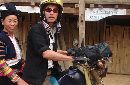 Ông tây dạy bà con làm du lịch