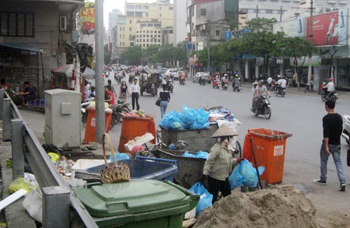 Điểm tập kết rác bất hợp lý