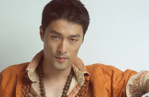 Johnny Trí Nguyễn chuyển nghề… dạy võ