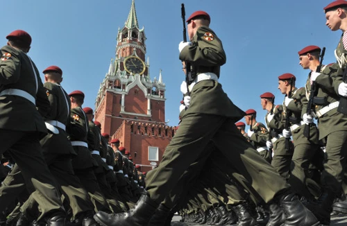 Diễu binh hoành tráng trên Quảng trường Đỏ