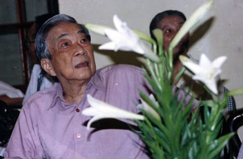 Tố Hữu - người “gây mật ngọt cho đời”