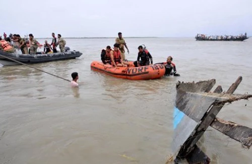 105 người chết trong tai nạn vỡ phà 