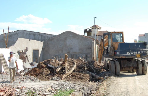 Lấn chiếm đất công vẫn nóng: Nhiều trường hợp tiếp tay cho các sai phạm 