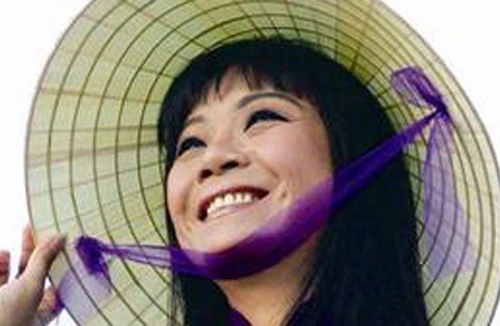 Hát nhạc Trịnh để “chuộc lỗi” 